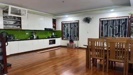Bán liền kề La Casta Văn Phú diện tích 72.9m2, hoàn thiện đẹp đủ nội thất, mặt tiền 5.4m, đường 10m, sổ đỏ chính chủ