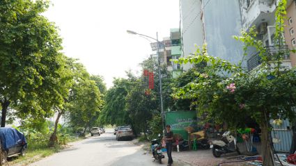Bán căn liền kề LK28 khu đô thị Phú Lương, vị trí gần đường chính, công viên