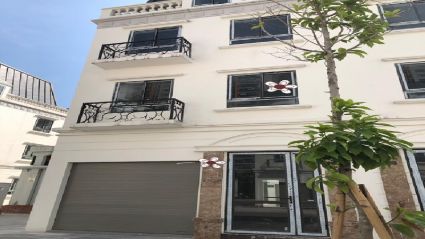 Bán Liền kề La Casta lô H-TT2, ô góc giữa thoáng mát 2 mặt đường, đi bộ 3 bước ra công viên 1ha, giá sập sàn